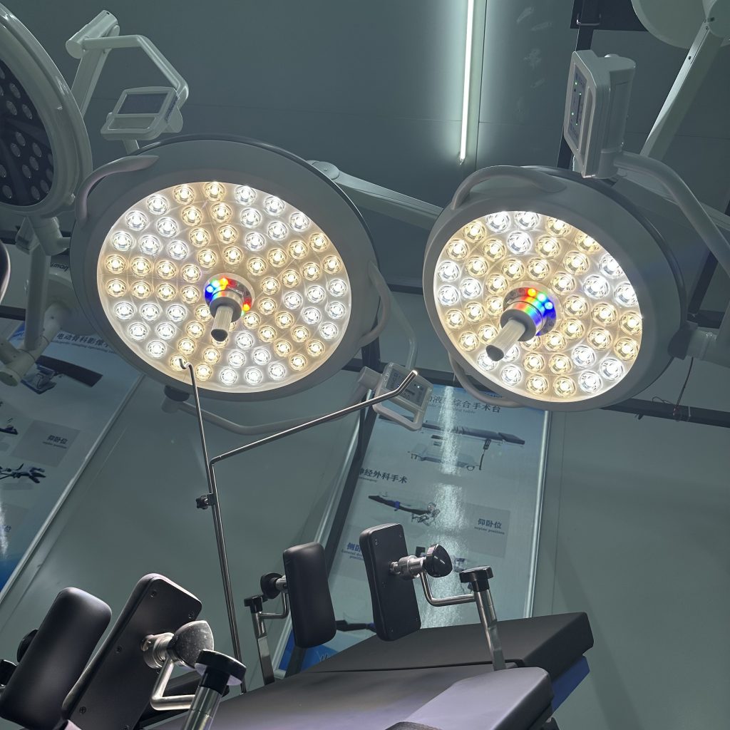 Find high-quality surgical lights for sale, including LED, shadowless, and ceiling-mounted options. Upgrade your operating room with reliable solutions from Deman Medical.